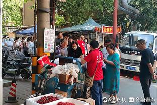 Vi Thế Hào: Mỗi quốc gia đều đang tiến bộ, có thể chúng ta vẫn đang dậm chân tại chỗ, tự mình làm hết sức mình